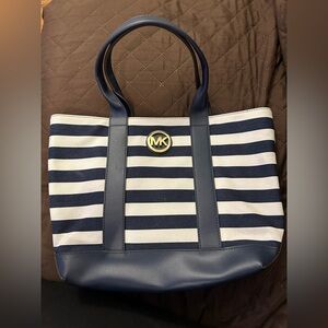 MICHAEL KORS FULTON CANVAS STRIPED MED TOTE SHOULDER BAG NAVY AUTHENTIC.